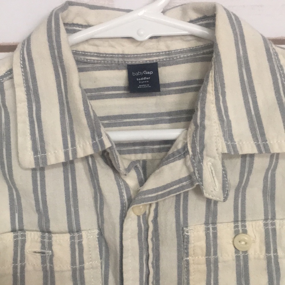 Button up - Picture 2 of 2